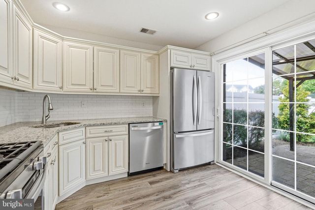 3 TATTERSALL DR, Burlington, NJ 08016