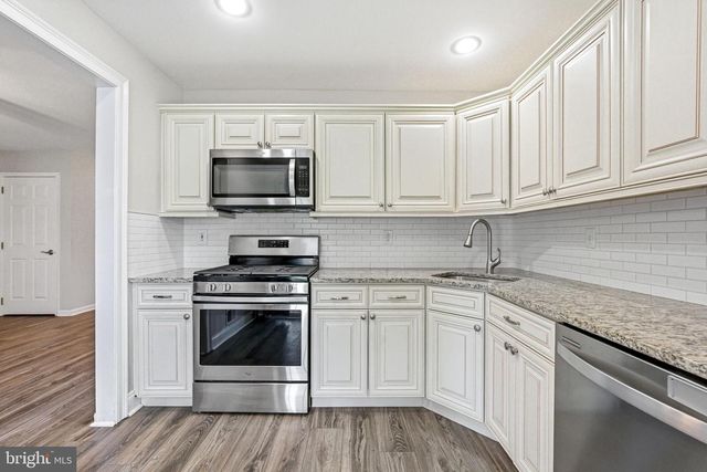 3 TATTERSALL DR, Burlington, NJ 08016