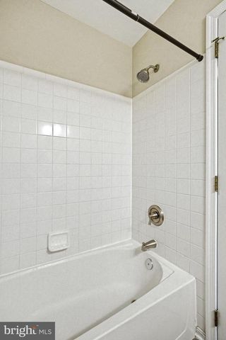 3 TATTERSALL DR, Burlington, NJ 08016