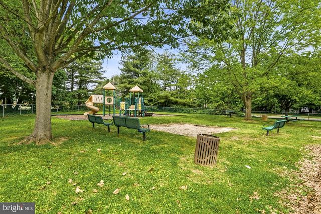 3 TATTERSALL DR, Burlington, NJ 08016