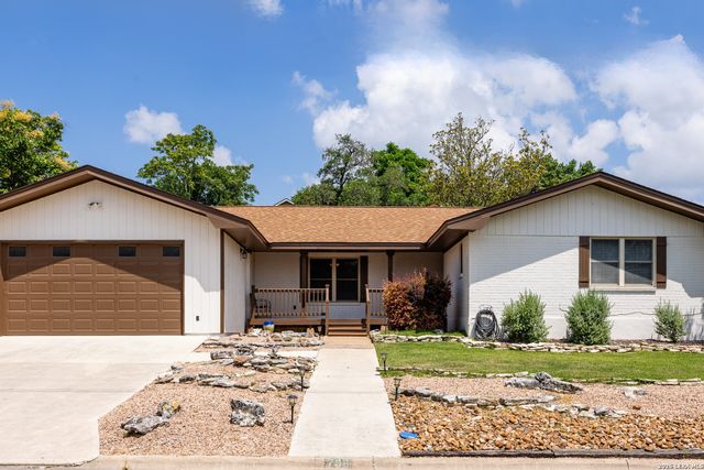 708 Mockingbird Lane, Kerrville, TX 78028