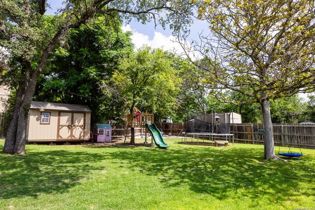 708 Mockingbird Lane, Kerrville, TX 78028