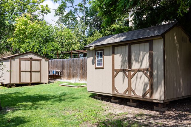 708 Mockingbird Lane, Kerrville, TX 78028