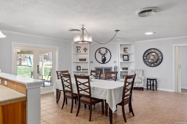 708 Mockingbird Lane, Kerrville, TX 78028