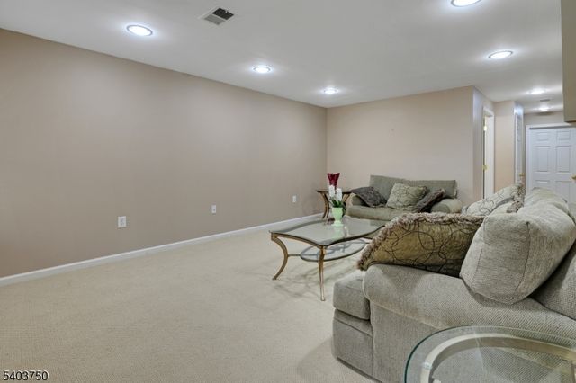 12 Glades Dr, Denville Twp., NJ 07834