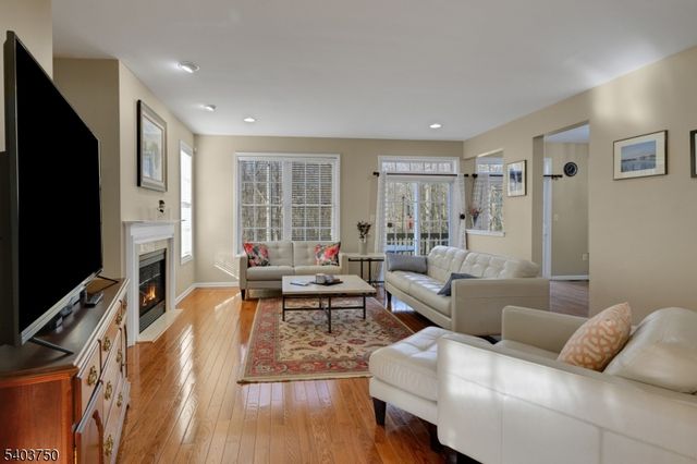 12 Glades Dr, Denville Twp., NJ 07834