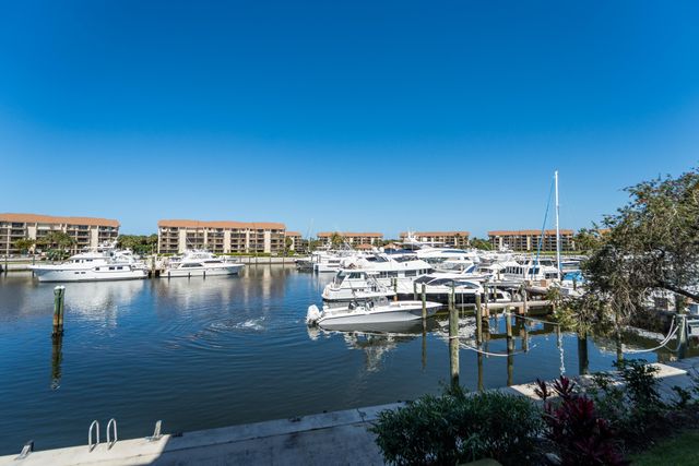 2501 Marina Isle Way 203, Jupiter, FL 33477