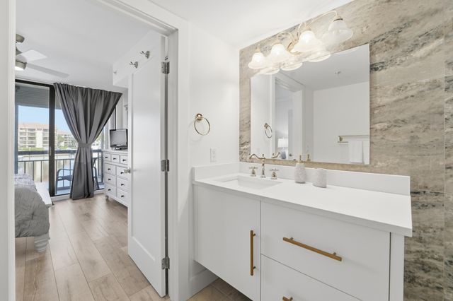 2501 Marina Isle Way 203, Jupiter, FL 33477