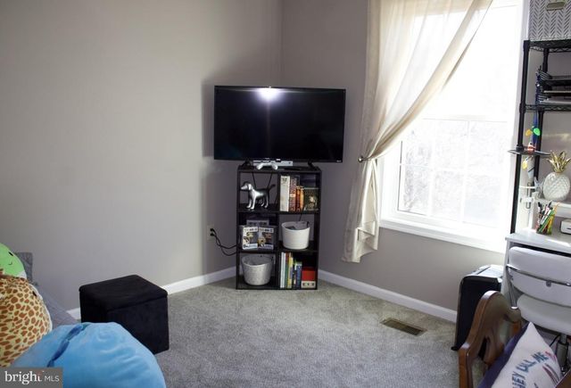 8 BRIER AVE, Wilmington, DE 19805