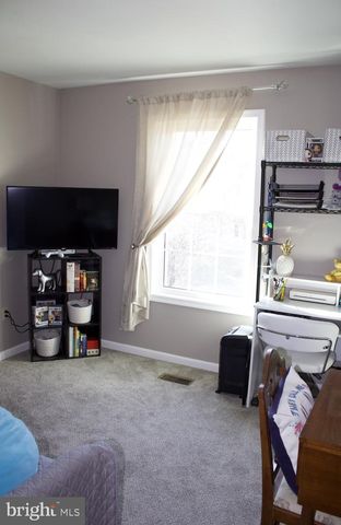 8 BRIER AVE, Wilmington, DE 19805