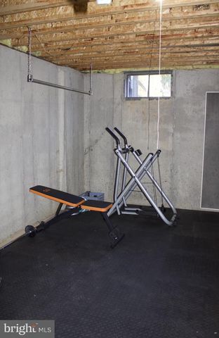 8 BRIER AVE, Wilmington, DE 19805