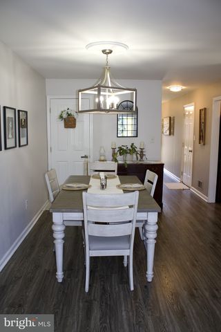 8 BRIER AVE, Wilmington, DE 19805