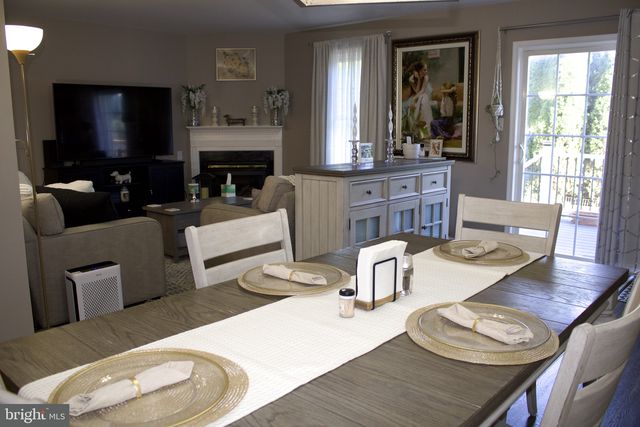 8 BRIER AVE, Wilmington, DE 19805