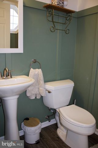 8 BRIER AVE, Wilmington, DE 19805