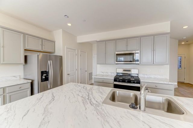 2235 Horseshoe Circle 2235, Naperville, IL 60564