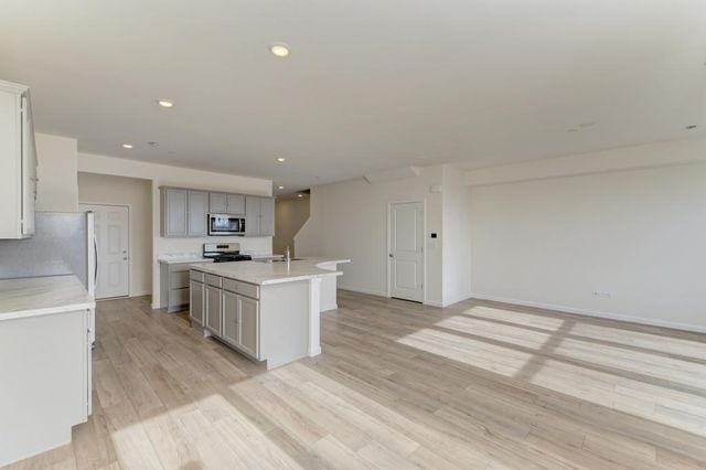 2235 Horseshoe Circle 2235, Naperville, IL 60564
