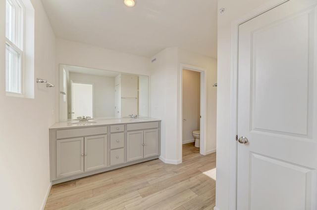 2235 Horseshoe Circle 2235, Naperville, IL 60564