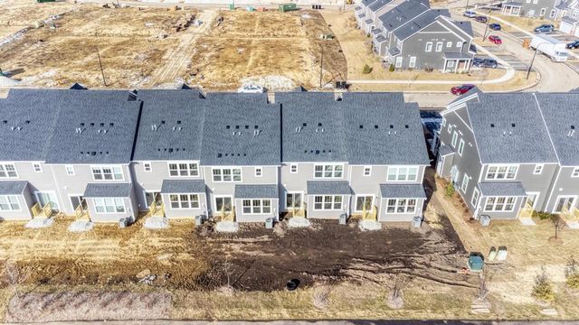 2235 Horseshoe Circle 2235, Naperville, IL 60564
