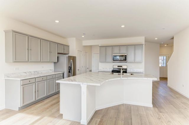 2235 Horseshoe Circle 2235, Naperville, IL 60564