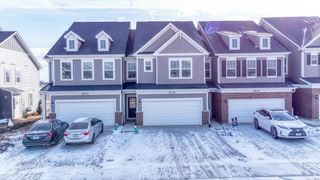 2235 Horseshoe Circle 2235, Naperville, IL 60564