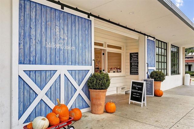 5920 Lake Street, Houston, TX 77005