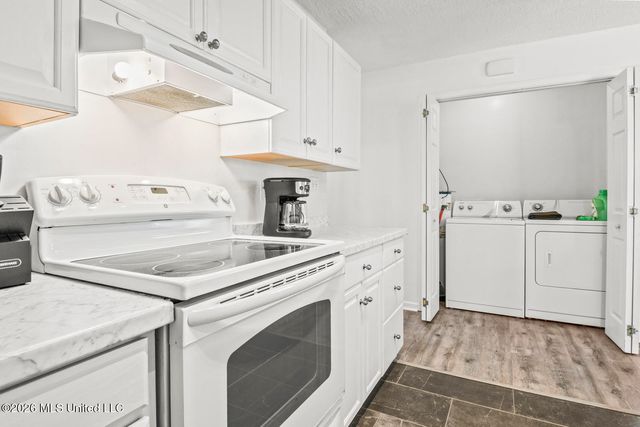 329 Fleitas Avenue, Pass Christian, MS 39571