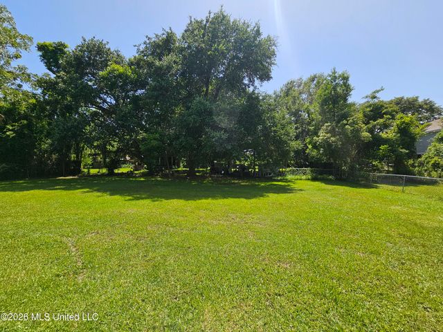 329 Fleitas Avenue, Pass Christian, MS 39571