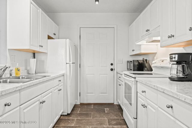 329 Fleitas Avenue, Pass Christian, MS 39571