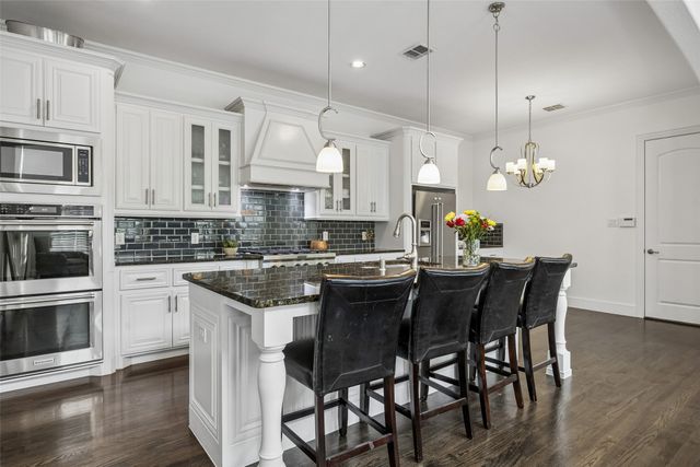 1022 Shadyside Lane, Dallas, TX 75223