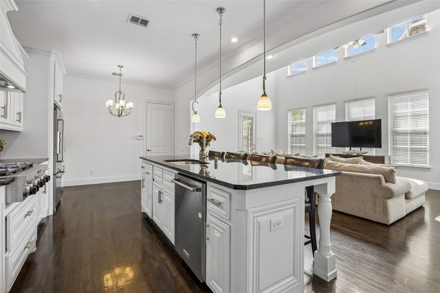 1022 Shadyside Lane, Dallas, TX 75223