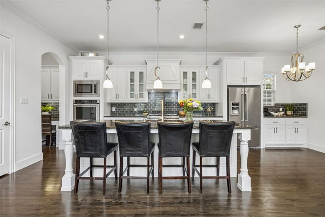 1022 Shadyside Lane, Dallas, TX 75223