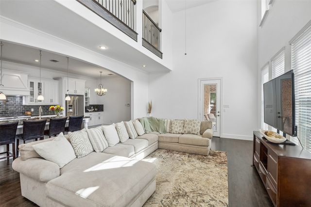 1022 Shadyside Lane, Dallas, TX 75223