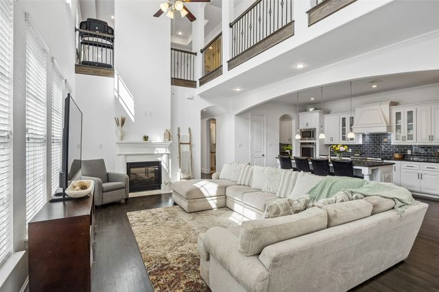 1022 Shadyside Lane, Dallas, TX 75223
