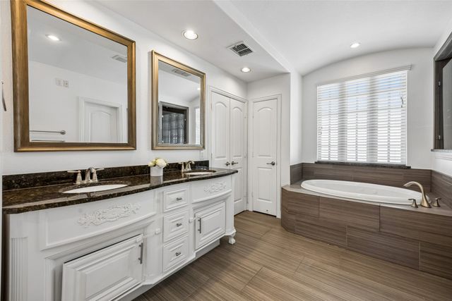 1022 Shadyside Lane, Dallas, TX 75223