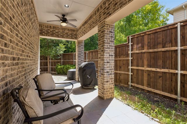 1022 Shadyside Lane, Dallas, TX 75223