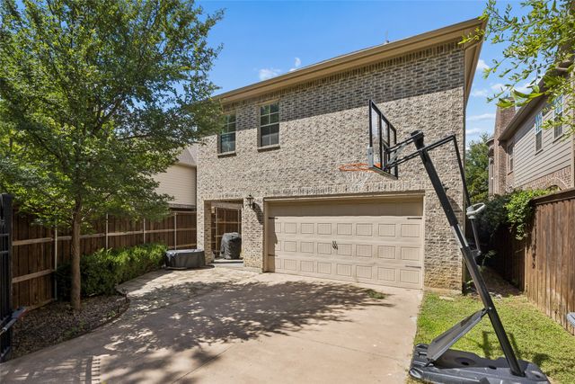 1022 Shadyside Lane, Dallas, TX 75223