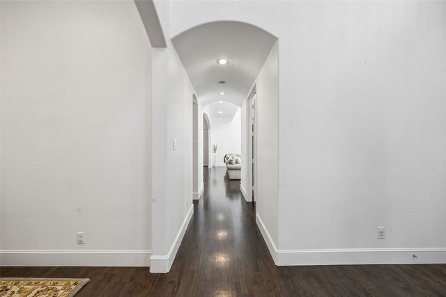 1022 Shadyside Lane, Dallas, TX 75223
