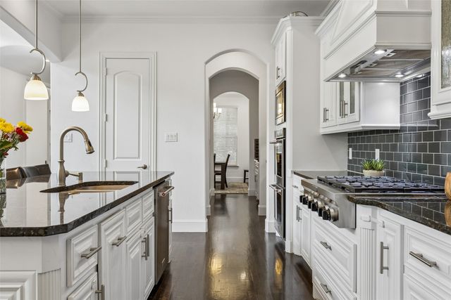 1022 Shadyside Lane, Dallas, TX 75223