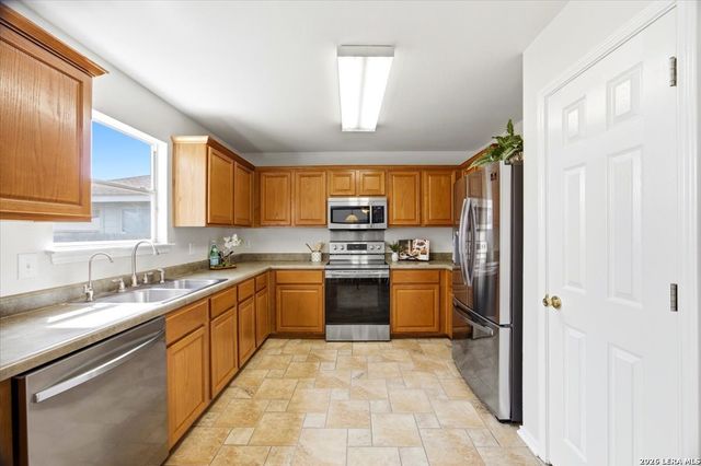 9738 Country Shadow, San Antonio, TX 78254