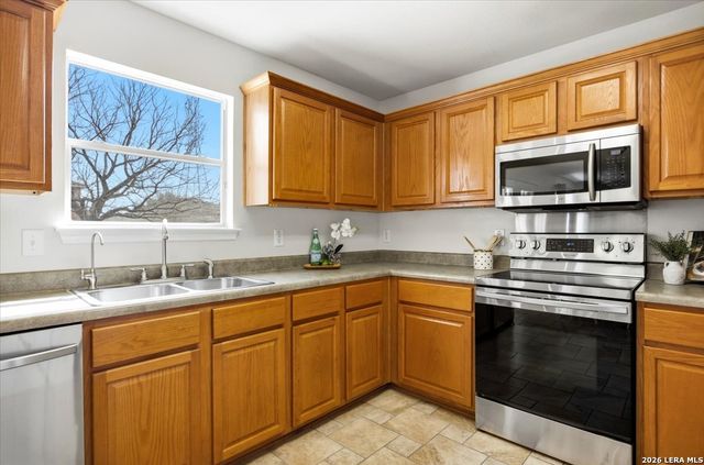 9738 Country Shadow, San Antonio, TX 78254