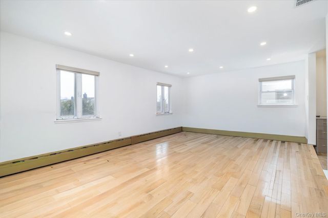 83 Arnold Court, East Rockaway, NY 11518