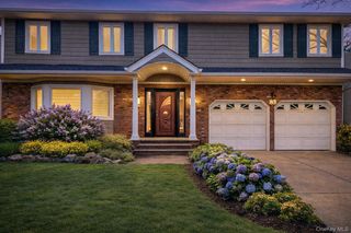 83 Arnold Court, East Rockaway, NY 11518