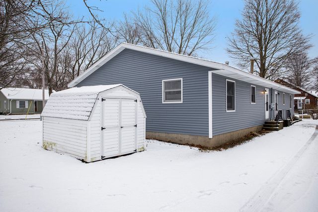 143 Floral Avenue, Plainwell, MI 49080