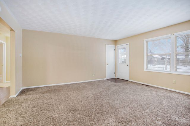 143 Floral Avenue, Plainwell, MI 49080