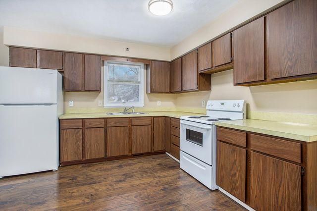 143 Floral Avenue, Plainwell, MI 49080