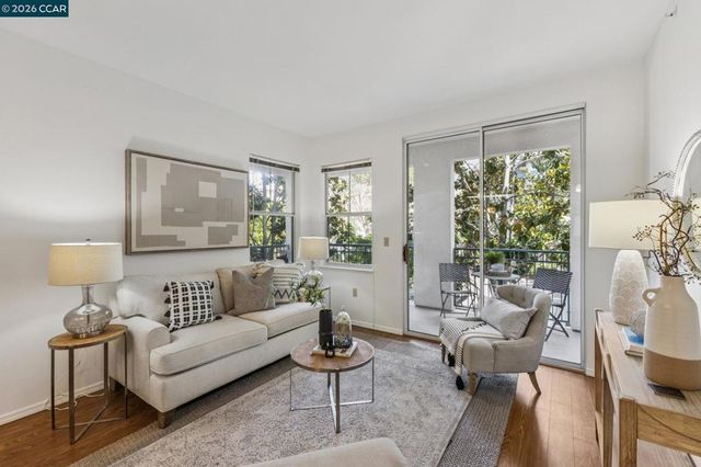 1840 Tice Creek 2217, Walnut Creek, CA 94595