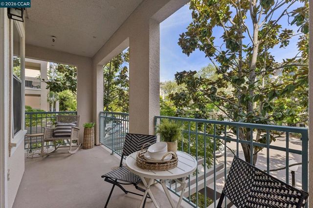 1840 Tice Creek 2217, Walnut Creek, CA 94595