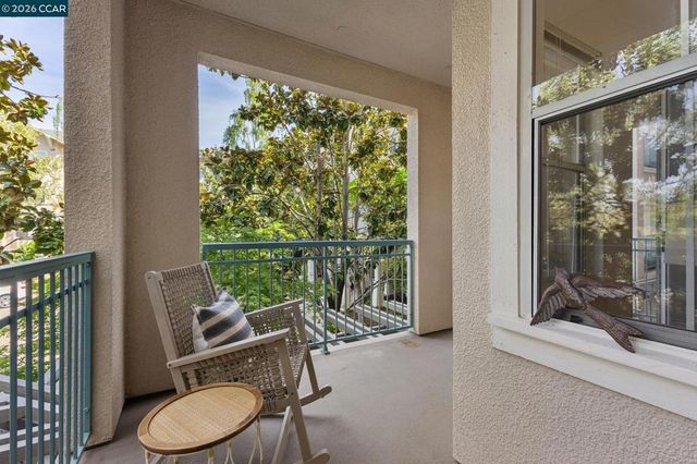 1840 Tice Creek 2217, Walnut Creek, CA 94595