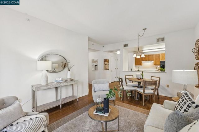 1840 Tice Creek 2217, Walnut Creek, CA 94595