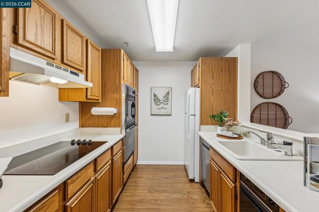 1840 Tice Creek 2217, Walnut Creek, CA 94595